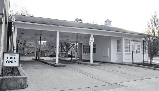 Old Delaware County Bank drive-up branch W William St Delaware